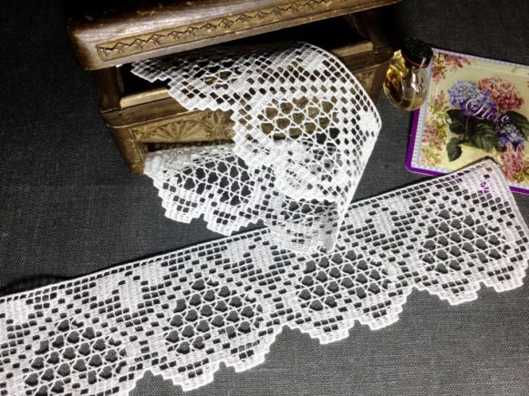 FSL Romantic Heart Lace: A Designer’s Review for Boutique Sweatshirts